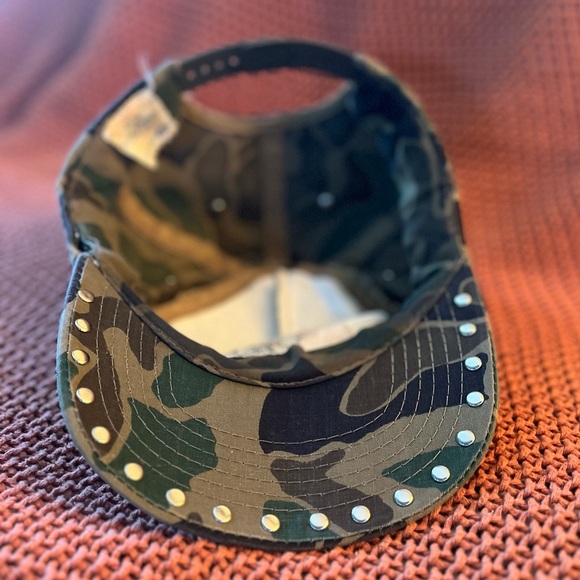 Vintage studded camo hat -one of a kind custom piece- - Picture 6 of 6